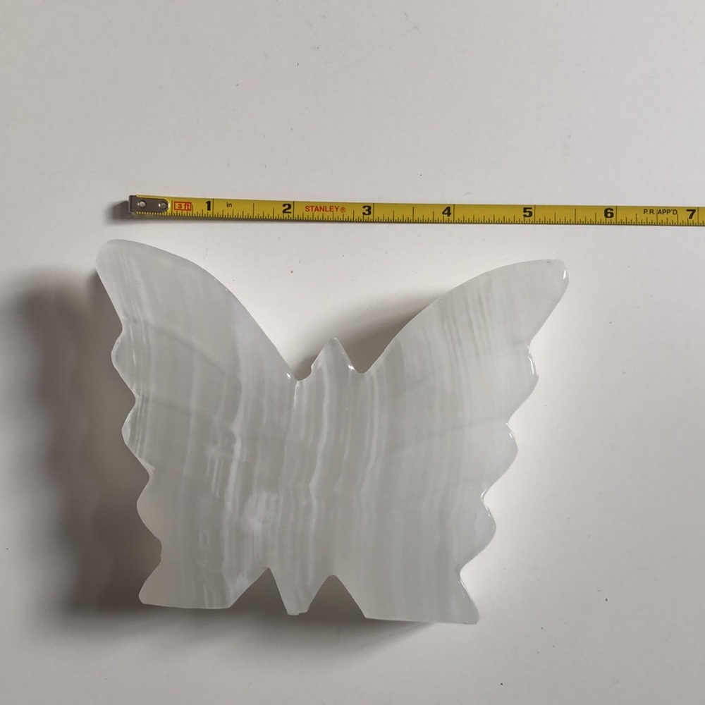 ⭐️Host Pick⭐️- Glass Butterfly Napkin holder - Picture 4 of 16
